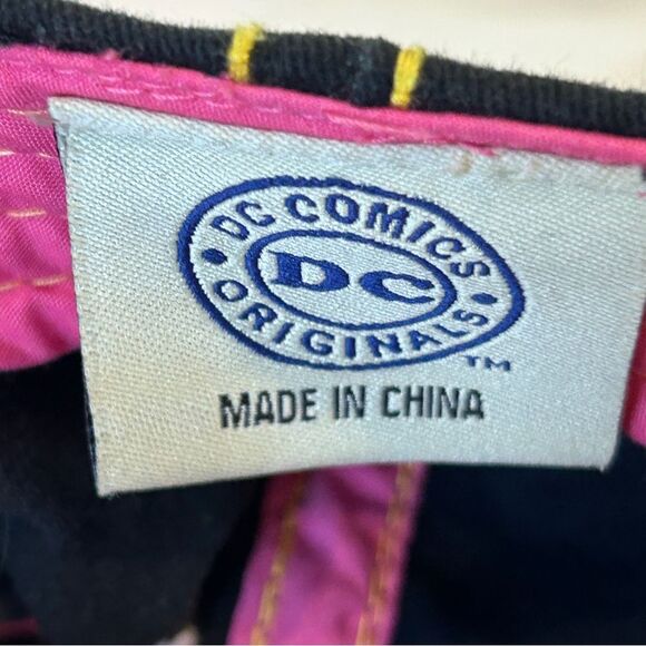 DC Comics Women's Baseball Cap Hat Rhinestones Outlined Batman Logo For Ages 14+ - Picture 7 of 9